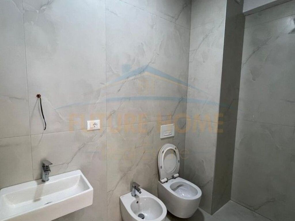 Shitet, Apartament 1+1, OXA, Fresku, Tirane.