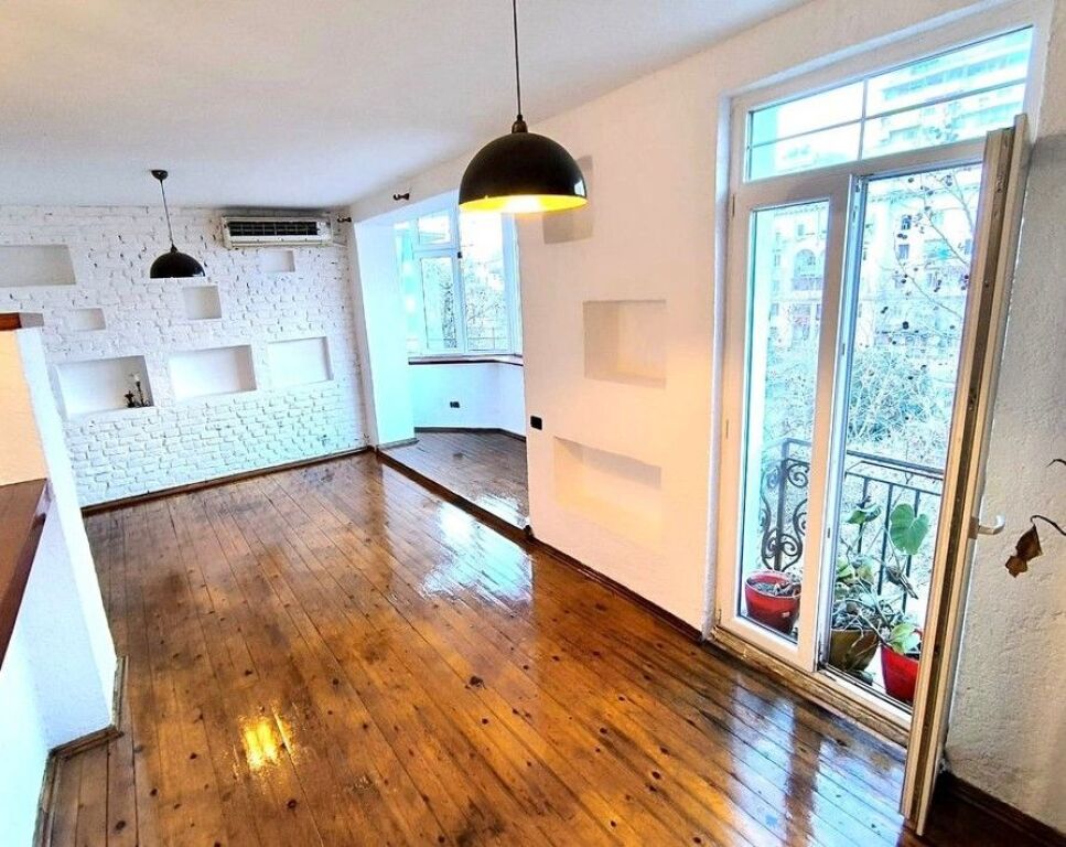 Duplex 2+1+2 Për Shitje në Ish Bllok, Pallatet Agimi, Tiranë