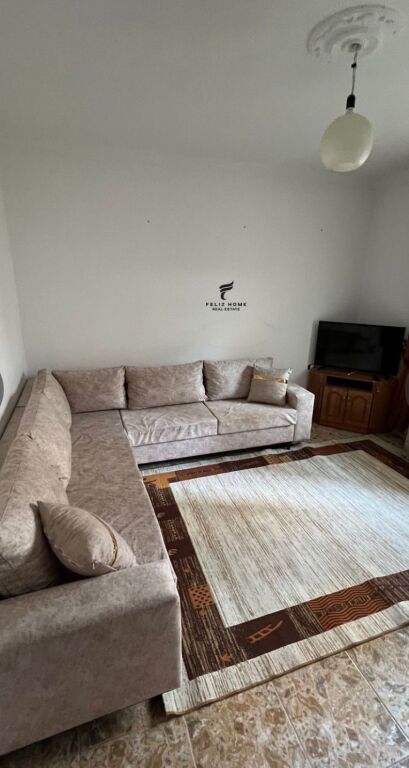 APARTAMENT ME QERA 1+1 QYTET STUDENTI 40.000 LEKE
