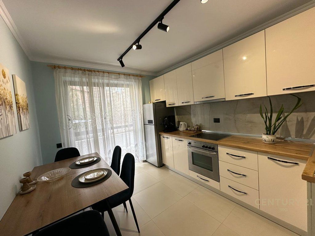 SHITET APARTAMENT PRANE LULISHTES 1 MAJI 1+1