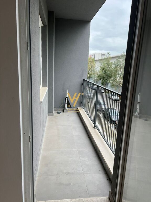 JEPET ZYRE 56 M2 ME QERA TE UNIVERS CITY 380 EURO