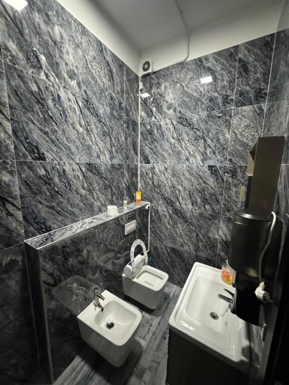 🏢 Exclusive Business Space for Rent – Strategic Location