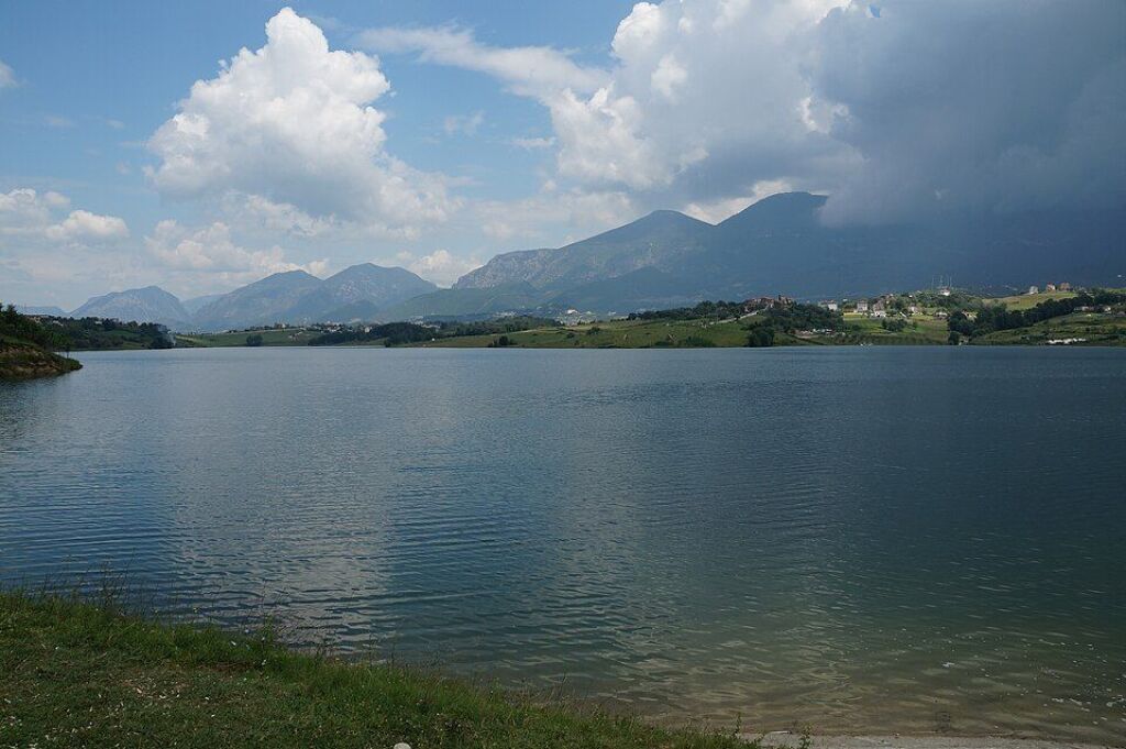 Appartamento in Vendita vicino al Lago di Farka