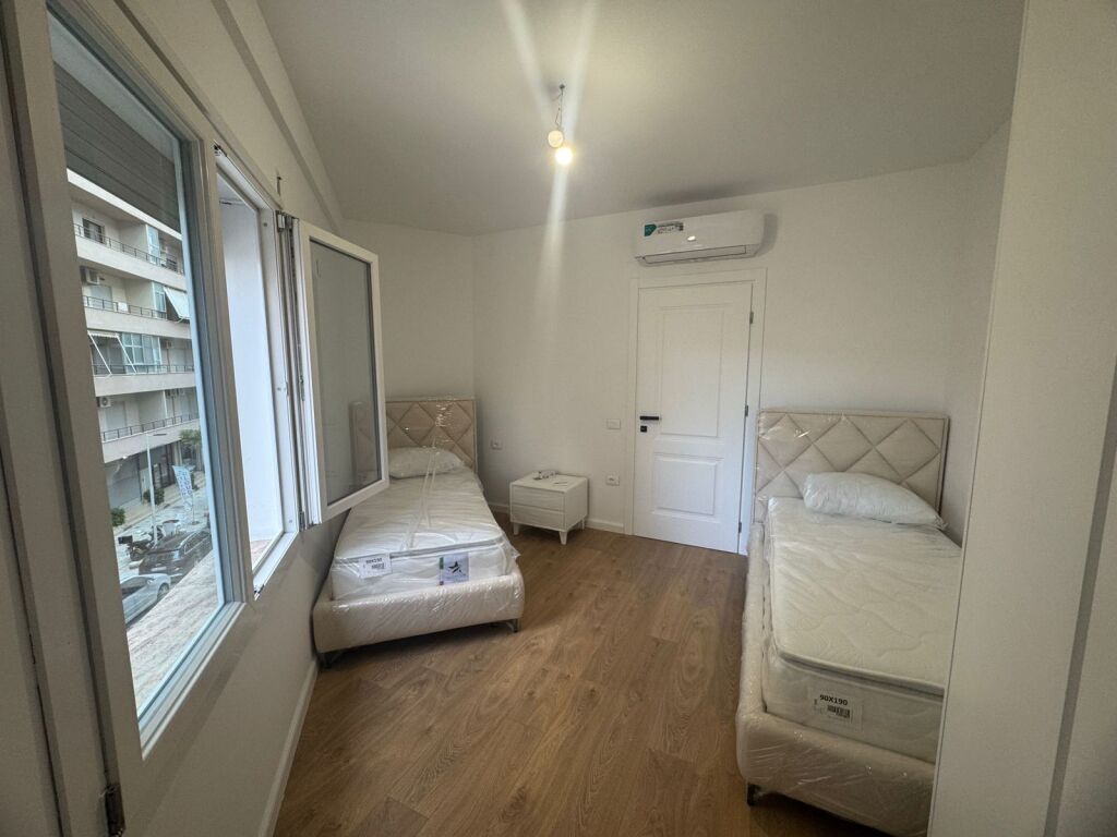 Apartament 2+1 me qira ne Vlore,  te Golden Gym