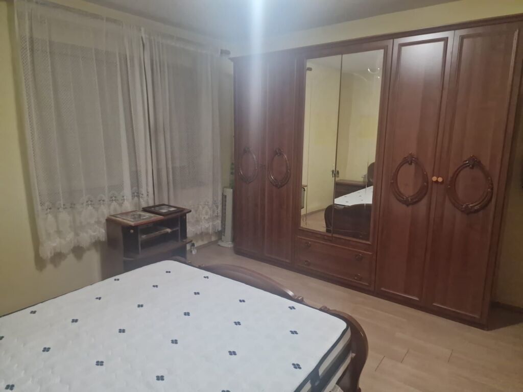 Eskluzive,Shitet apartament 2+1+2 tualete te Liqeni i Tiranes