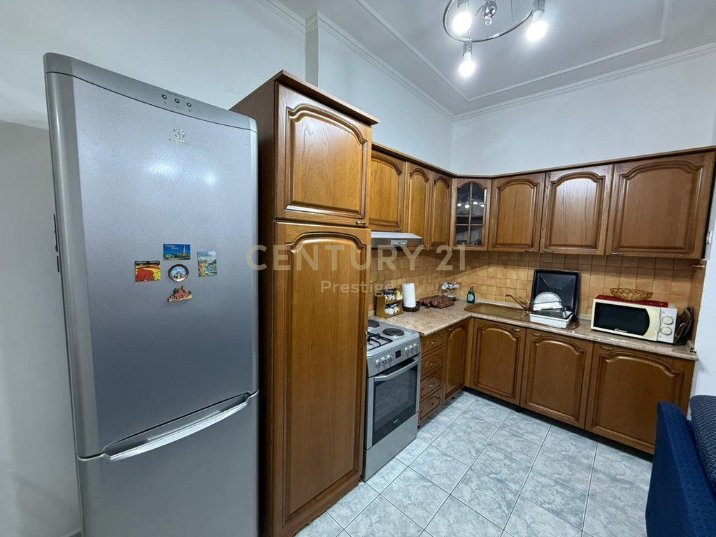 APPARTAMENTO 2+1 IN AFFITTO ISH-BLLOKU, TIRANA! 750 € /Mese