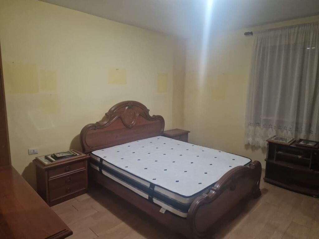 Eskluzive,Shitet apartament 2+1+2 tualete te Liqeni i Tiranes