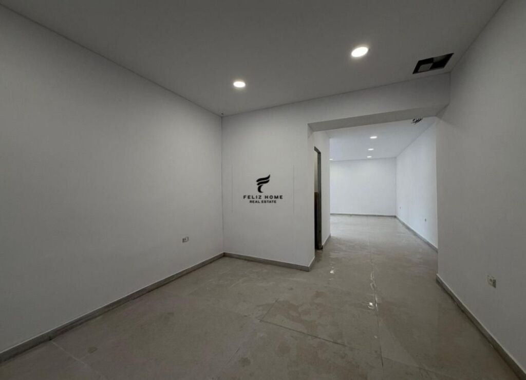 SHOP FOR SALE 49 M2 XHAMLLIKU 250,000 EURO