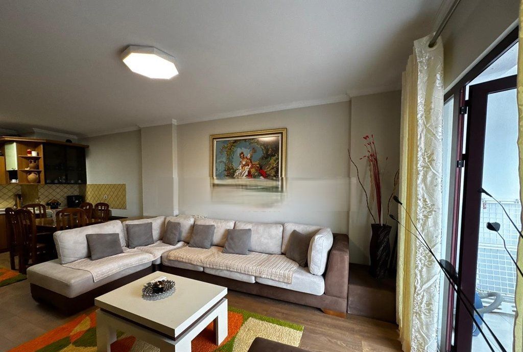 AFFITTASI APPARTAMENTO 1+1, PAZARI I RI