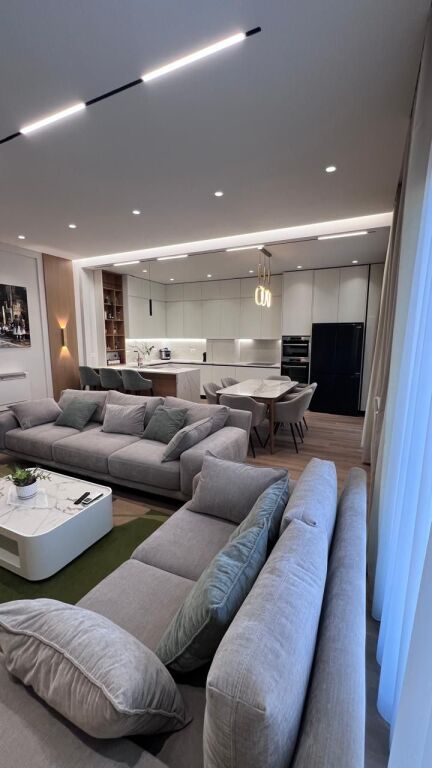 Apartament  luksos per qera 3+1+2+depo ne Selite