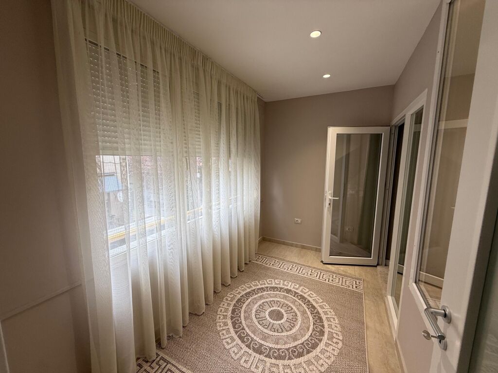 Jepet me qera Apartament 1+1 Kopshi Zologjik