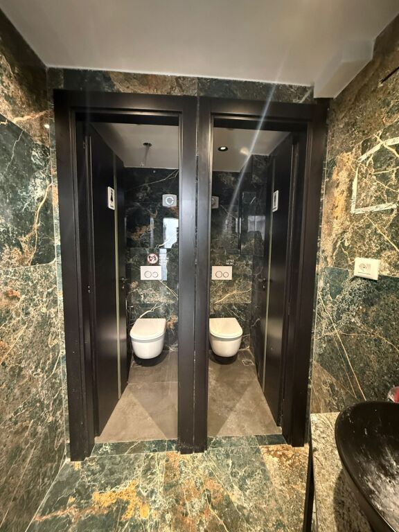 BUSINESS UNIT FOR SALE  📍 On the roadside, opposite Harry Fultz school