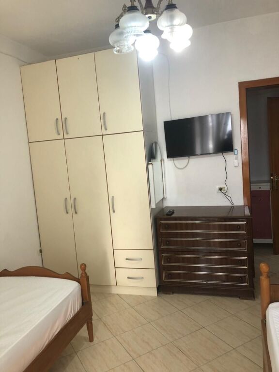 1+1 me qera rruga 5 Maji