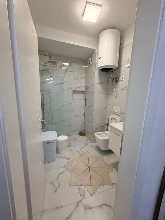 🏠 Appartamento 1+1 in affitto a Yzberisht – Palazzo Dea Bar