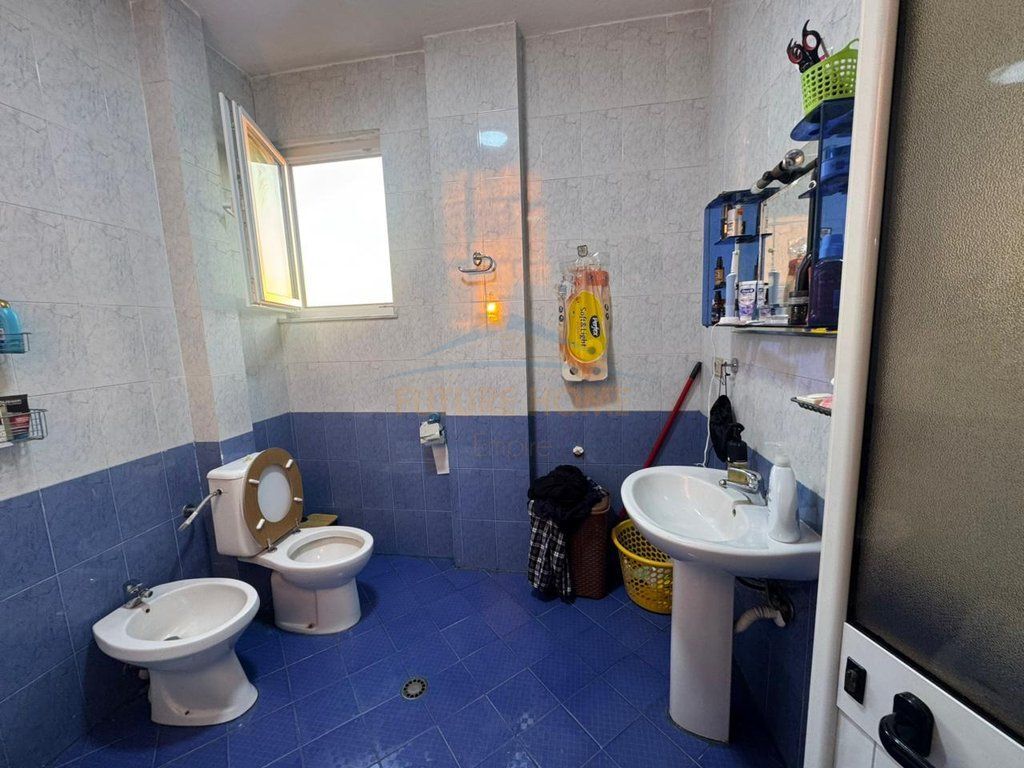 Shitet Apartament 2+1, Jordan Misja