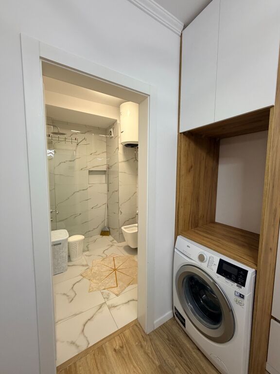 🏠 Appartamento 1+1 in affitto a Yzberisht – Palazzo Dea Bar