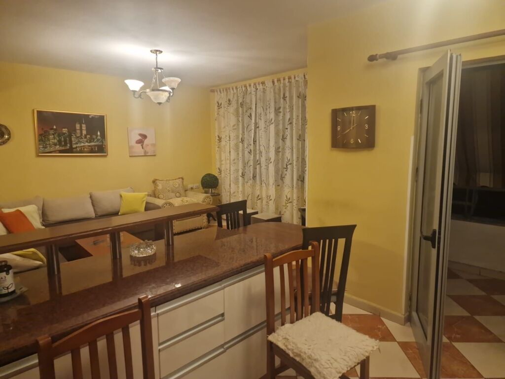 Eskluzive,Shitet apartament 2+1+2 tualete te Liqeni i Tiranes