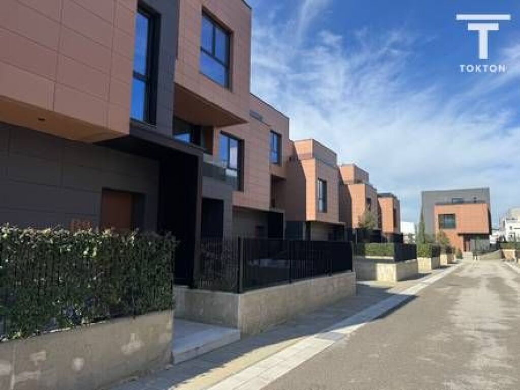 FOR SALE, ATTACHED VILLA, TEG, TIRANA