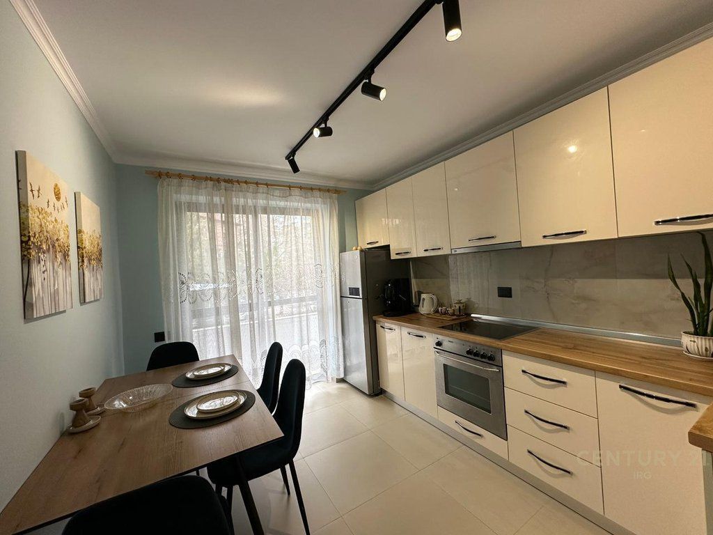 SHITET APARTAMENT PRANE LULISHTES 1 MAJI 1+1