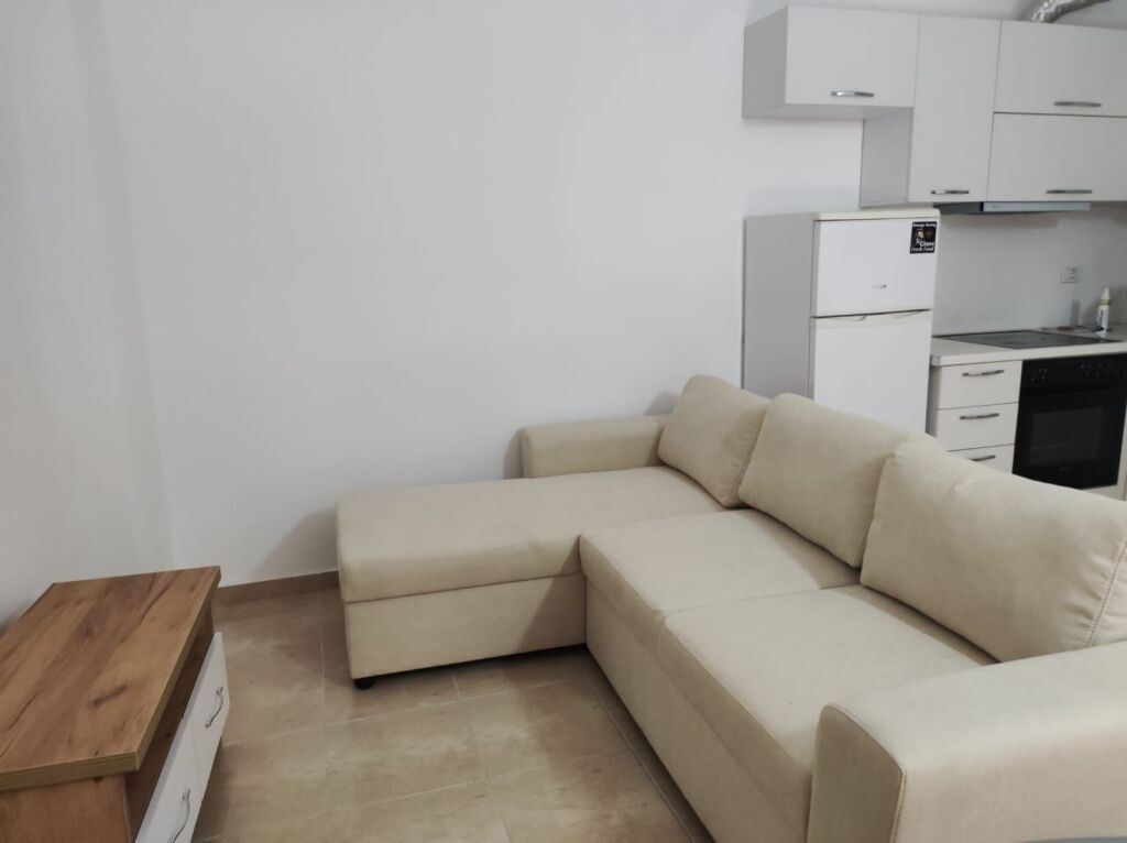 Jepet me Qera Garsonere ne Rotondo Plepa Durres