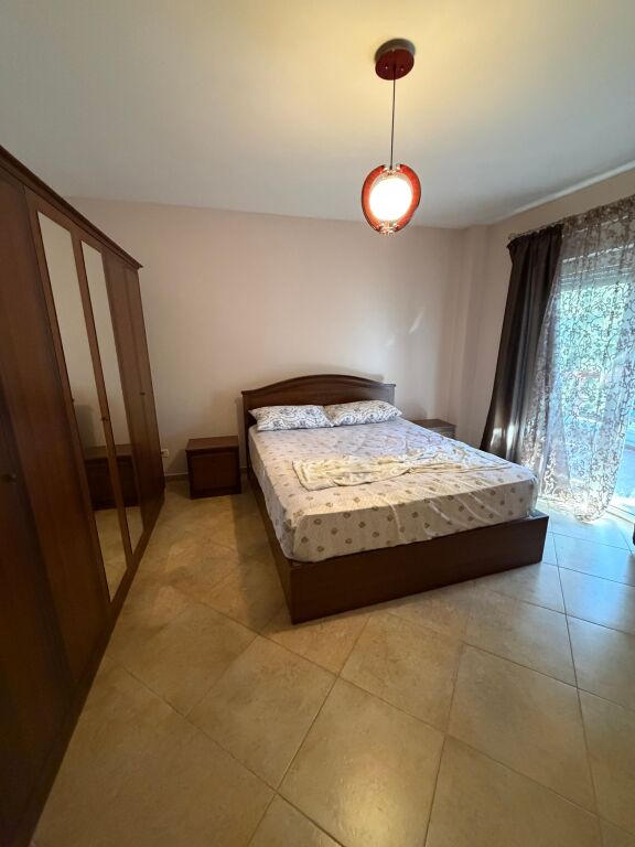 2+1,furnished at colombo complex,dry lake,750 euros with parking