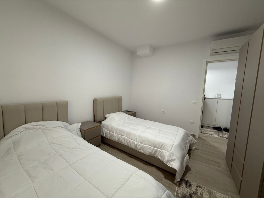 Jepet me qera apartament 2+1+2+Post Parkimi Rruga Qemal Stafa