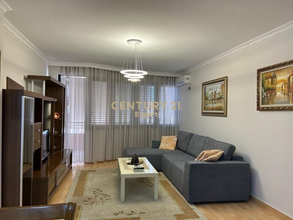 JEPET ME QIRA APARTAMENT 2+1+2 TEK JOENA,21 DHJETORI 800 € /Muaj