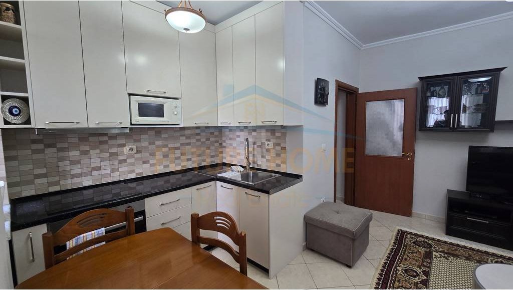 Qera, Apartament 1+1, Xhamllik