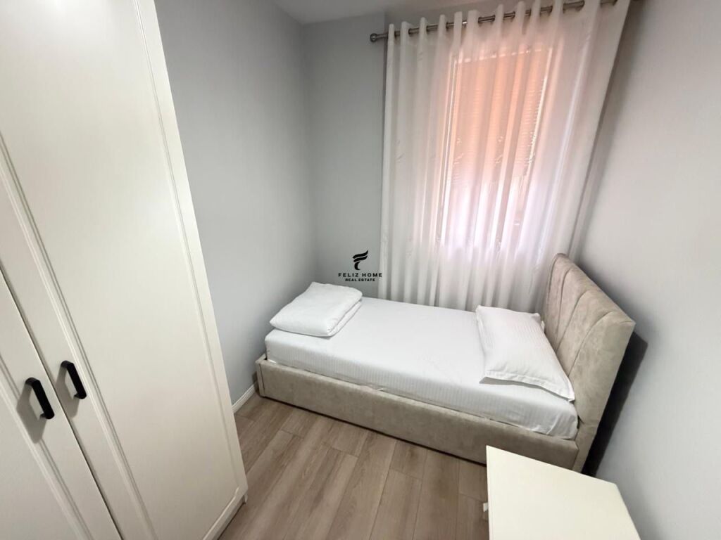APARTAMENT ME QERA 2+1 BLLOK 1200 EURO