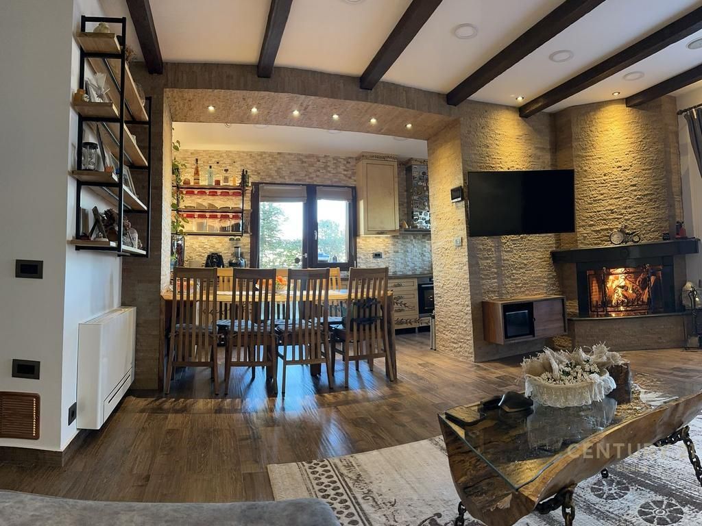 JEPET ME QERA PENTHOUSE NE YZBERISH