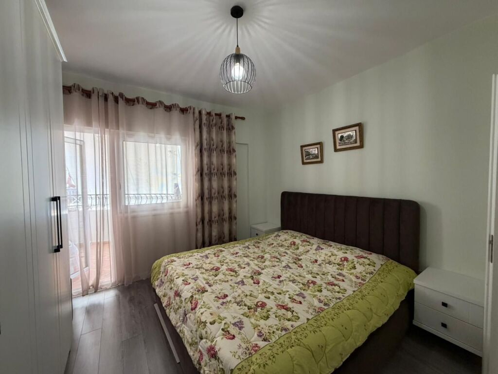 Apartment 2+1 for rent at Komuna e Parisit.