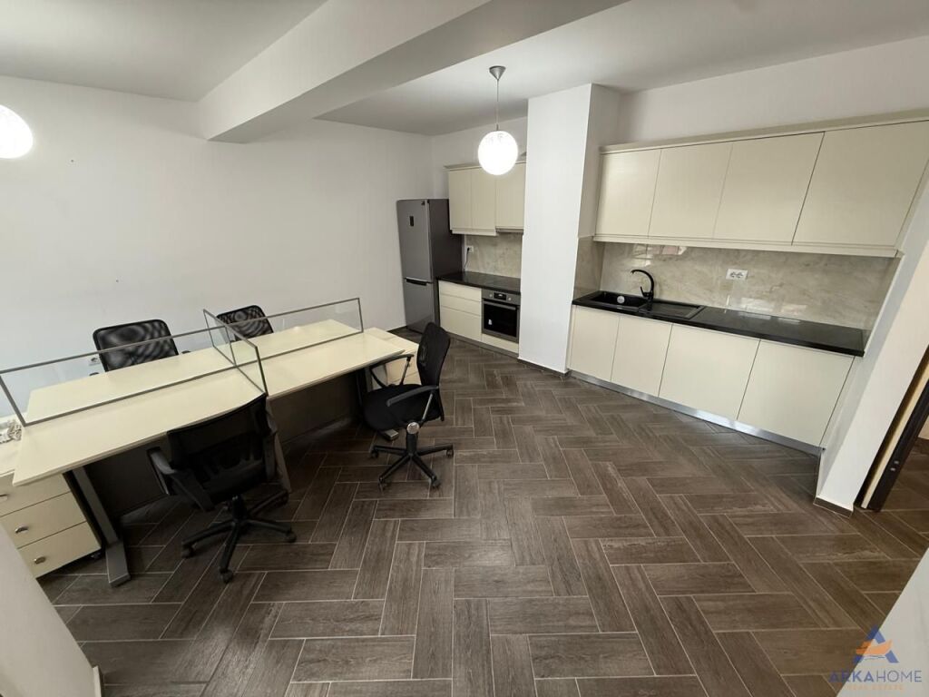 JEPET APARTMENT ME QERA 1+1+BALLKON "MYSLYM SHYRI" 80000 LEKE