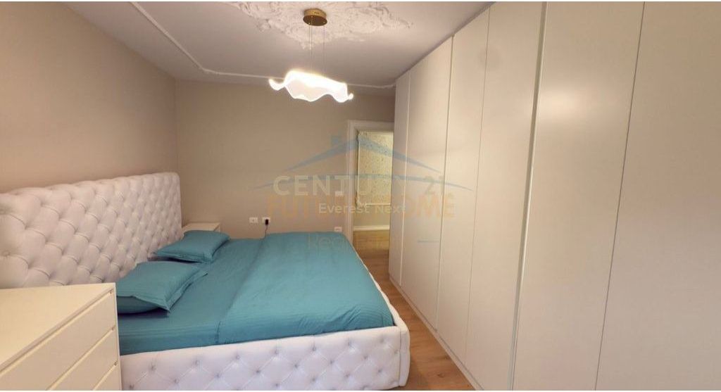 JEPET ME QERA PENTHOUSE NE YZBERISH