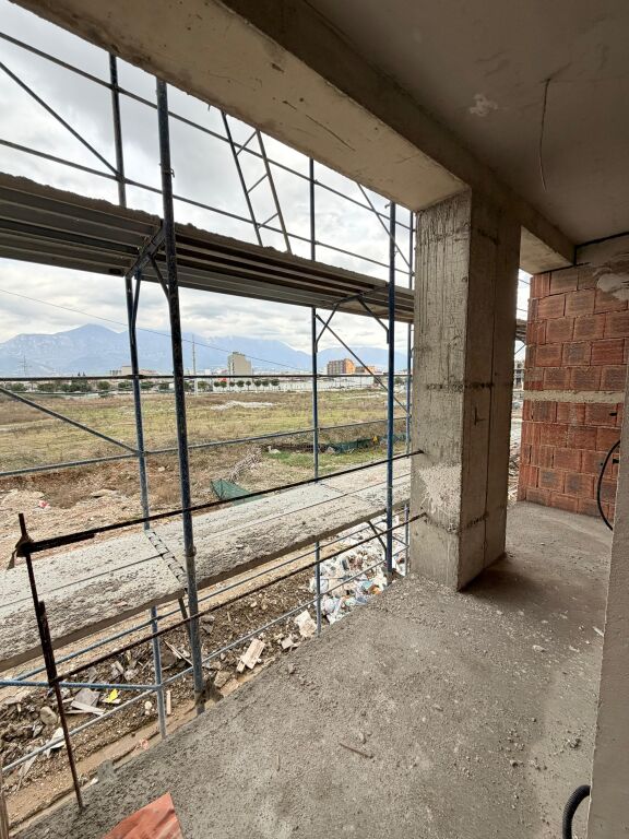 Shitet Apartament 3+1+2+Post Parkimi, tek Bulevardi i Ri