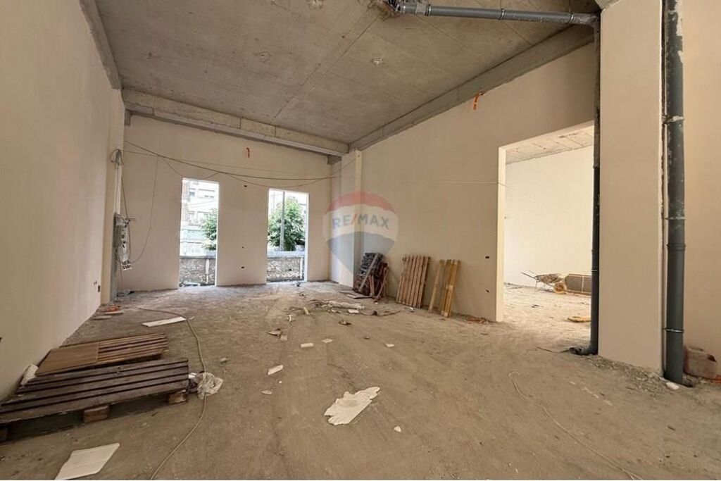 Dyqan ne shitje te Tirane New Entry