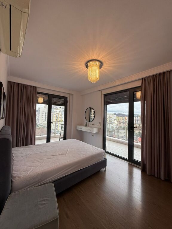 Esclusivo, 21 Dhjetori, Vecchio Parco! Offriamo in affitto un appartamento 2+1+2 presso "Rezidenca Alba"!