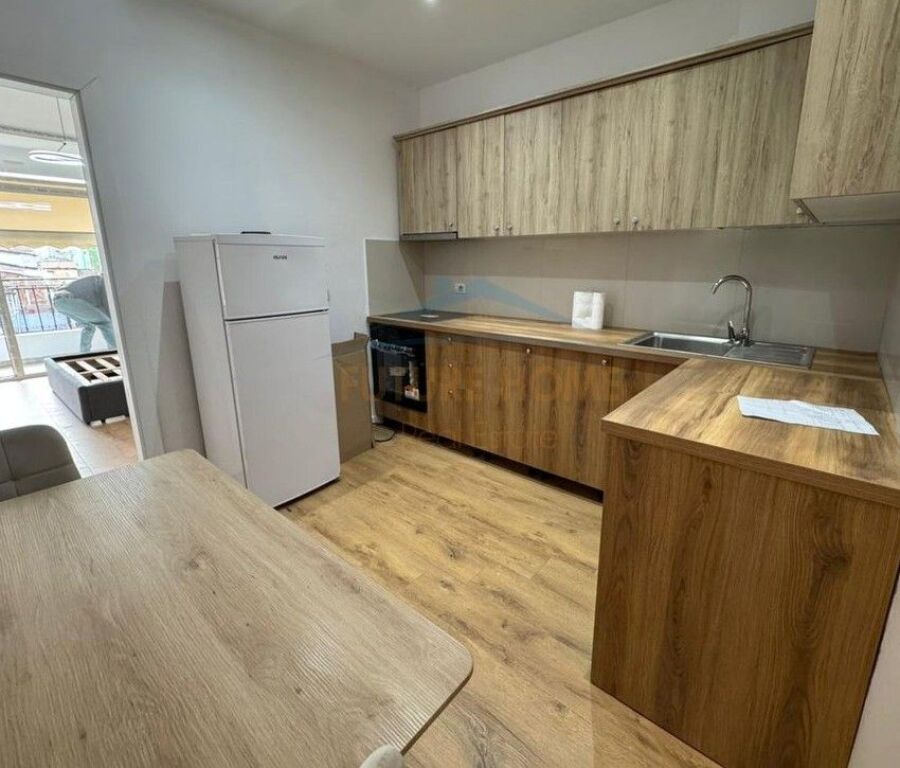 Qera, Apartament 1+1, Myslym Shyr, Tirane.