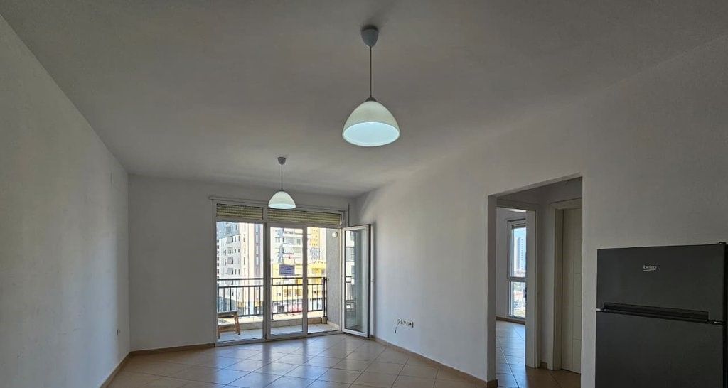 JEPET ME QIRA APARTAMENT 1+1 TE FUSHA AVIACIONIT