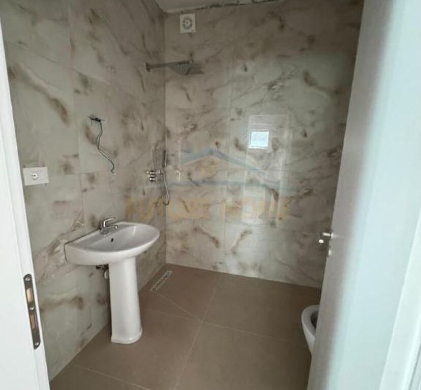 Shitet, Apartament 2+1+2, Rruga e Dajtit, Fresk