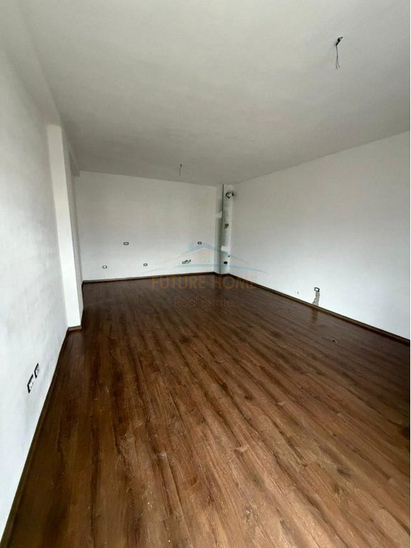 Shitet, Apartament 2+1+2, Sauk, Porta Tirana e Re, Tiranë.