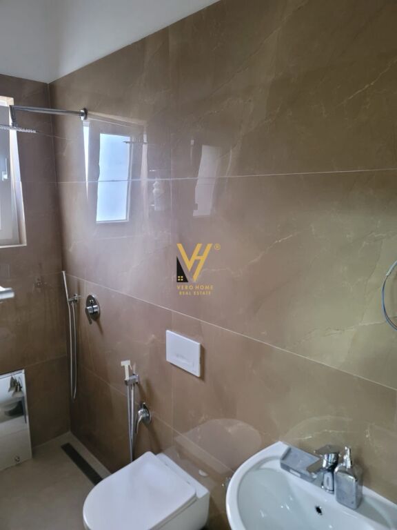 AFFITTASI APPARTAMENTO 2+1+2 A SAUK 80.000 LEKE