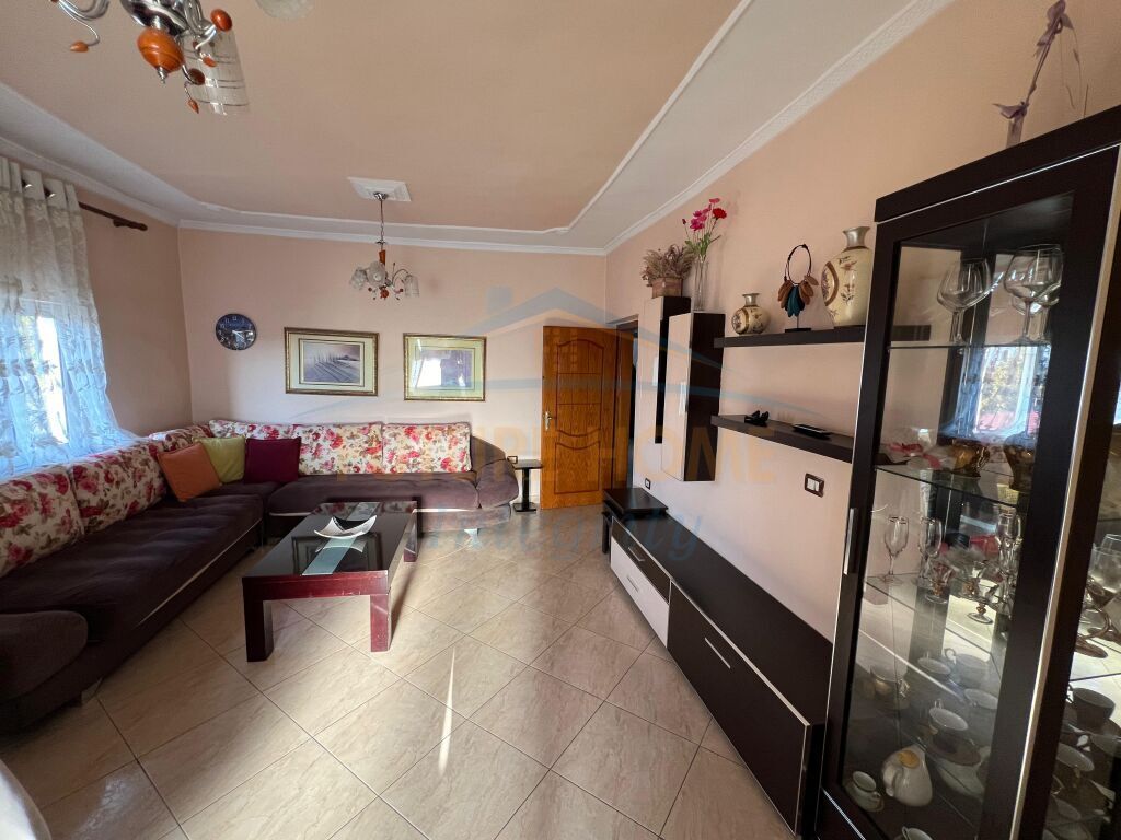Qera, Apartament 1+1, Rruga e Dibrës, Tiranë.