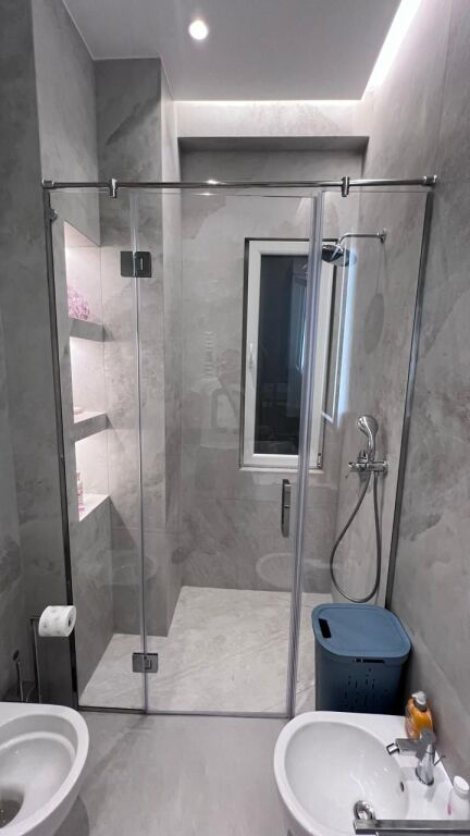 Apartament  luksos per qera 3+1+2+depo ne Selite