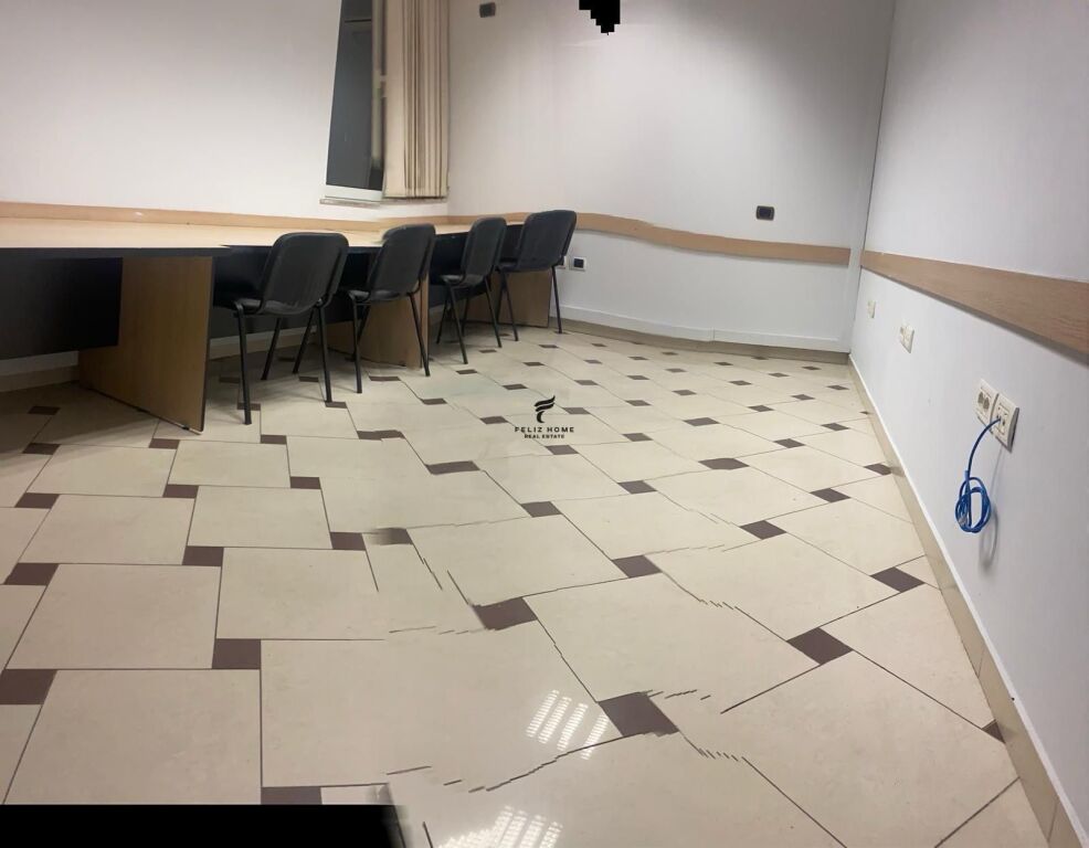 ZYRA ME QERA 110 M2 BLLOKU 130.000 LEKE