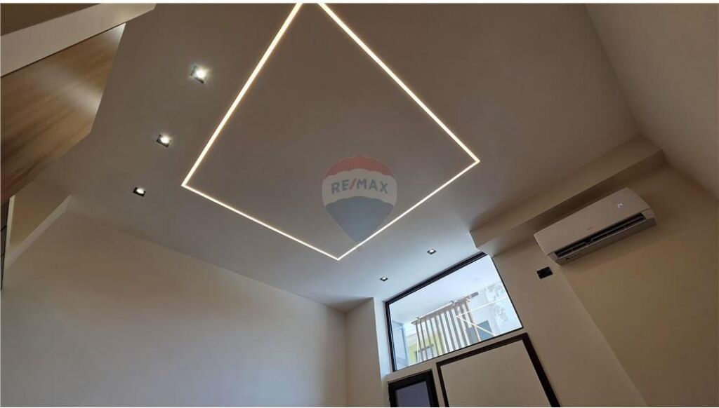 Appartamento 1+1 in vendita prima linea Lungo Mare, Vlore