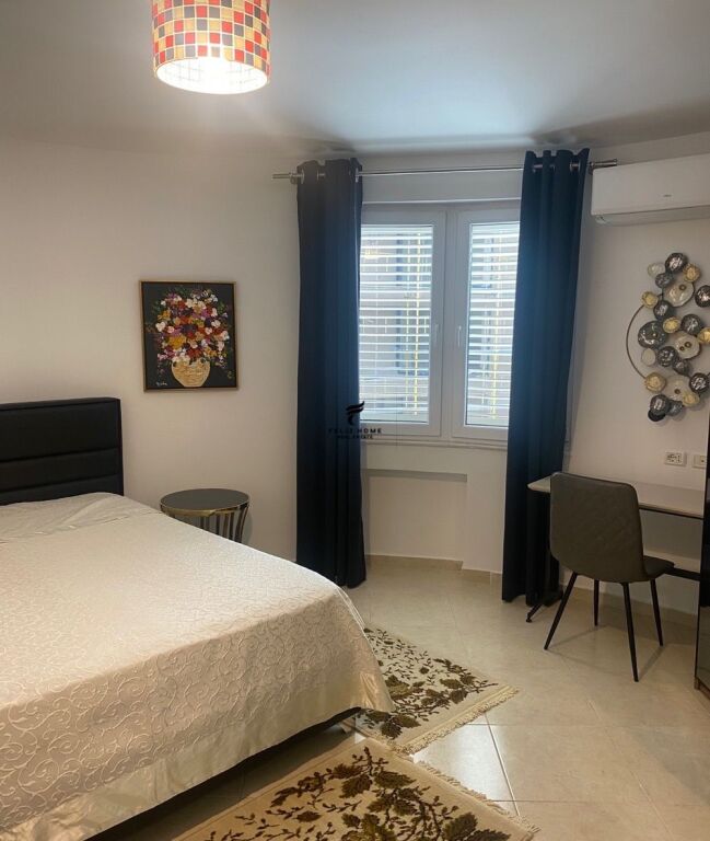 APARTAMENT ME QERA 3+1 SELVIA 150.000 LEKE 