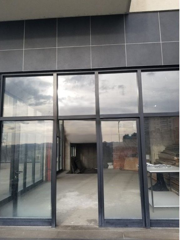 AMBIENT KOMERCIAL ME QIRA, VENDOSUR NE SHKOZE!