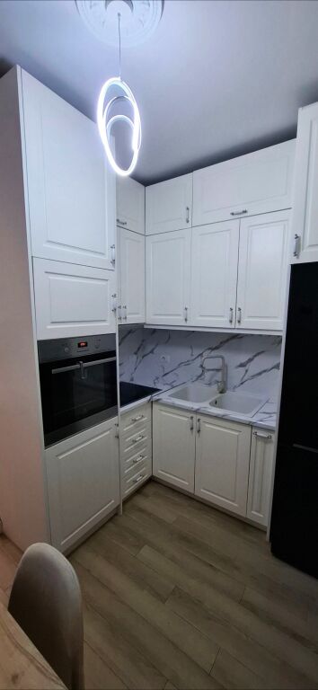 🏢Kodra e Diellit, vicino alla Fondazione Eleonor, appartamento 1+1 arredato in affitto. 550 Euro