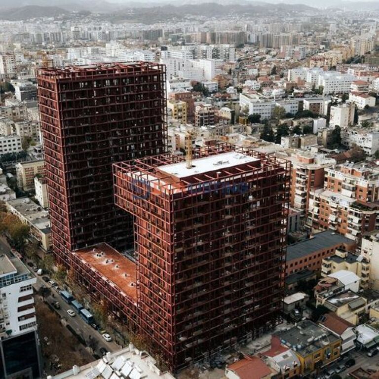 Apartament 2+1 Me Qira në Rruga e Kavajës, Tiranë - 1000€ | 110 m²