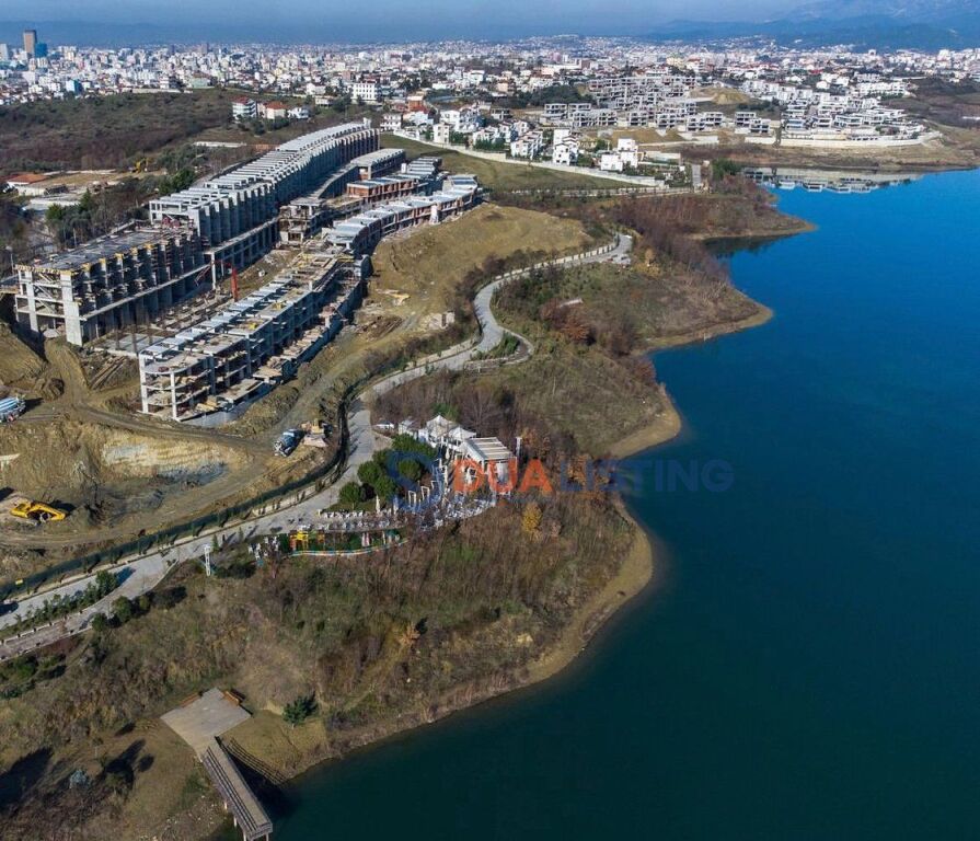 IN VENDITA Triplex Swan Lake Residence, Lago di Farka!